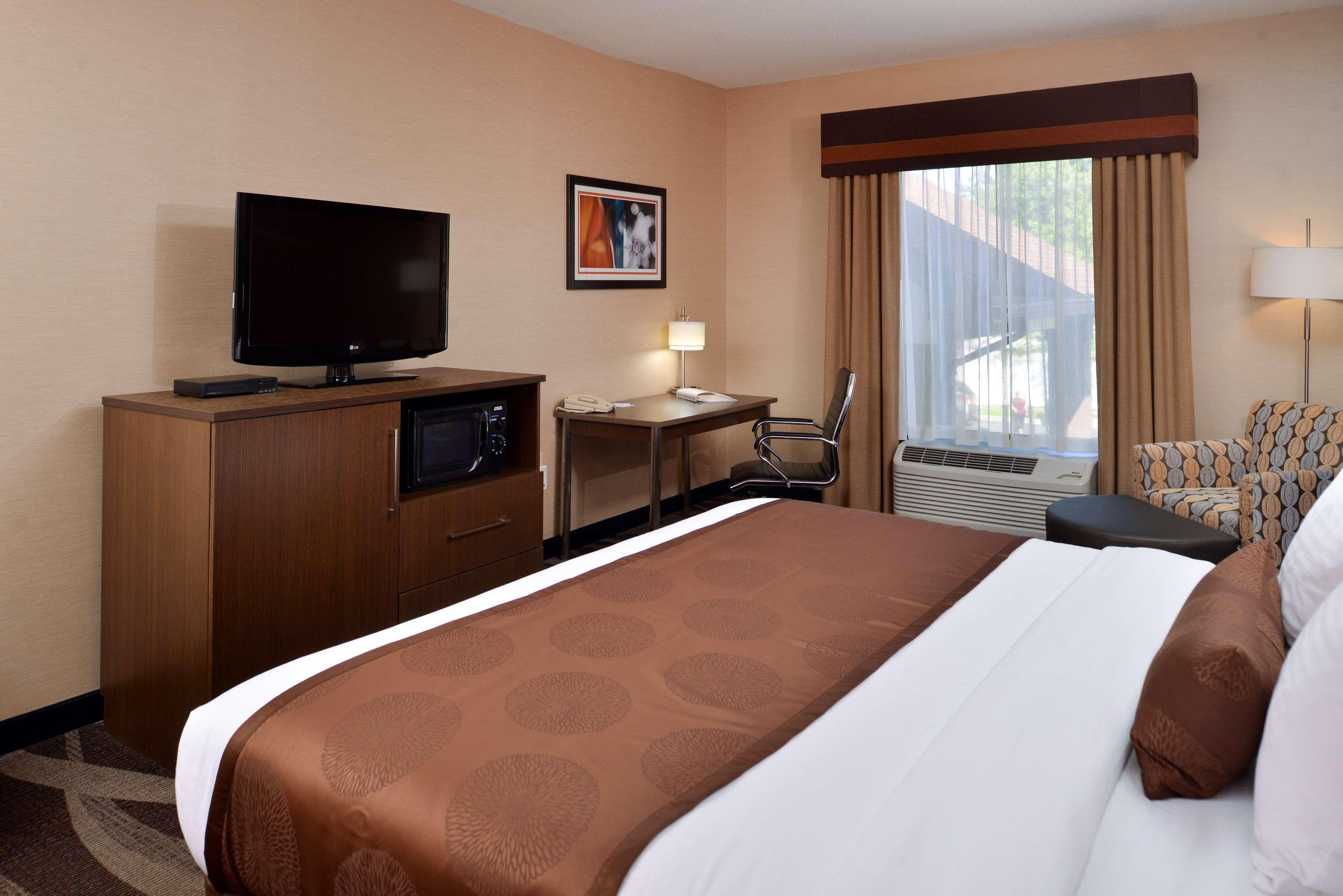Best Western Plus University Inn Olean Exterior photo